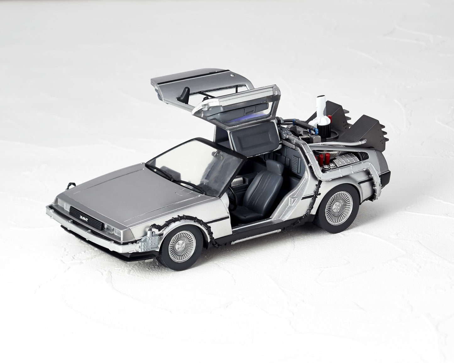 Kaiyodo Revoltech Movie Revo 001 Back to The Future II DeLorean Action Figure