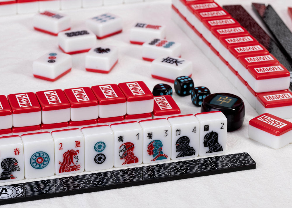 Beast Kingdom Marvel Mahjong Play Set