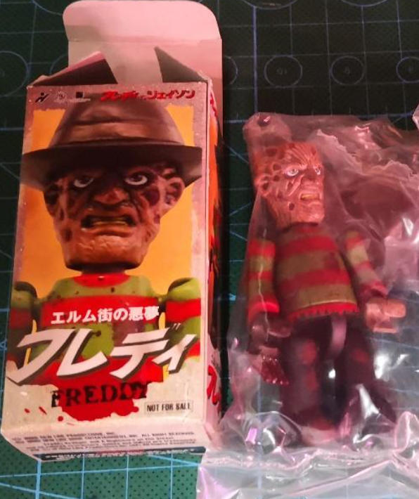 Mezco Toys Cinema Of Fear A Nightmare On Elm Street Freddy Krueger Kubrick Style Action Figure