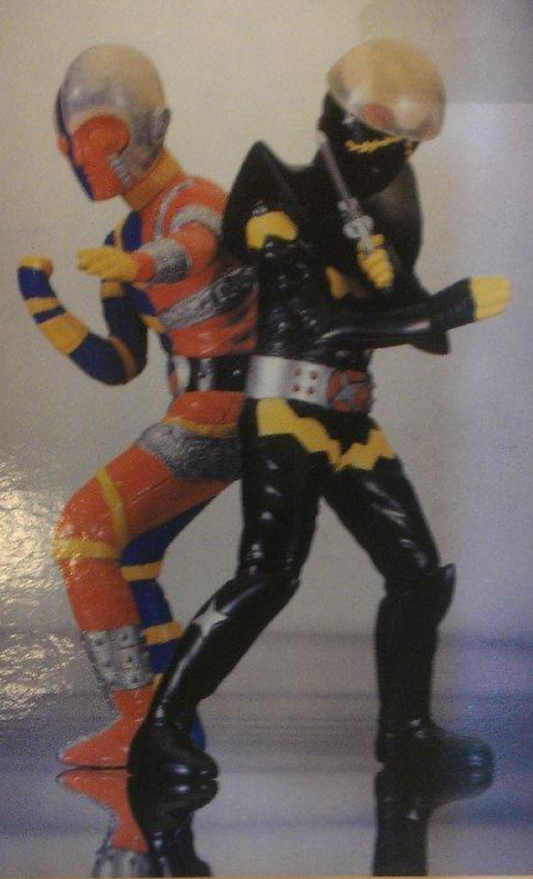 Banpresto DX Toei Jinzoningen Android Kikaider VS Hakaider 2 6.5" Vinyl Figure Set