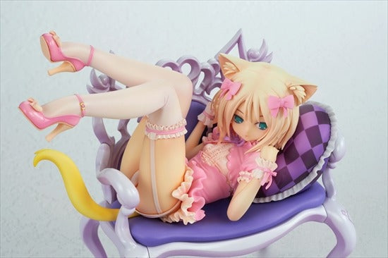 Embrace Japan 1/8 Planet of The Cats Funwari Neko to Isu Cat and Chair Pvc Figure