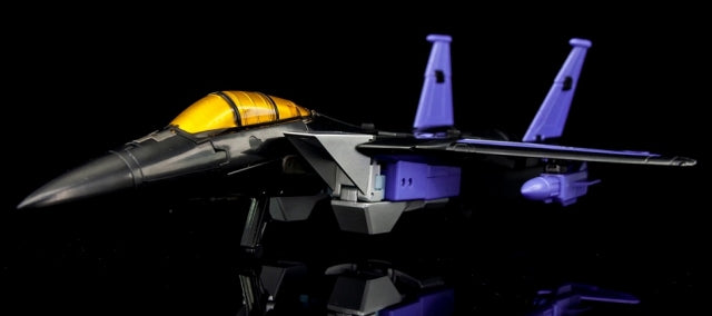 Maketoys ReMaster Transformers MTRM-12 Skycrow Action Figure