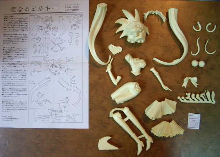 Kaiyodo 1/7 NG Knight Lamune & 40 DX Milk Cold Cast Model Kit Figure - Lavits Figure
- 3