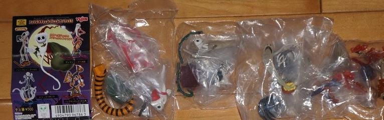 Yujin Disney Capsule World Tim Burton The Nightmare Before Christmas Gashapon Part 1 Fantastic Christmas Town 4 Trading Figure Set