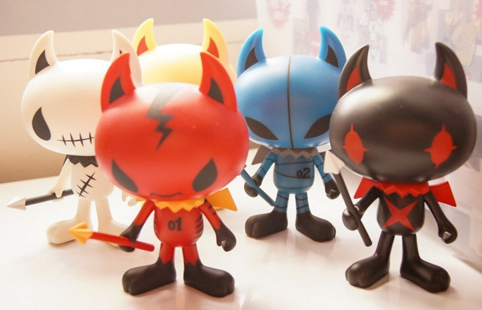 Devilrobots Hellcatz Red Black Blue Cream White 5 6" Vinyl Figure Set Used - Lavits Figure