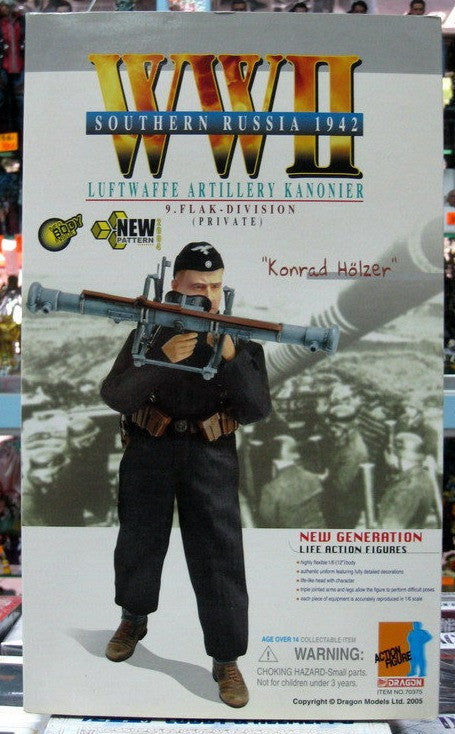 Dragon 12" 1/6 WWII outhern Russia 1942 Luftwaffe Artillery Kanonier 9 Flak Division Private Konrad Holzer Action Figure - Lavits Figure
- 2