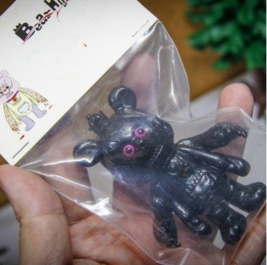 Intheyellow T9G Bear Hunter Black Purple Eye Ver 4" Vinyl Figure - Lavits Figure
- 2