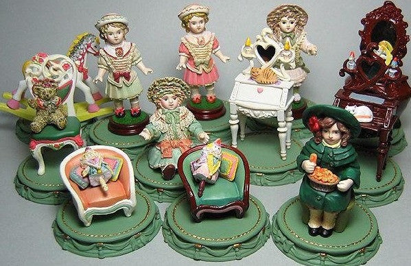 Kaiyodo Miniature Antique Museum I Part 1 8 1P 8 2P 1 Secret 17 Figure Set - Lavits Figure
- 1