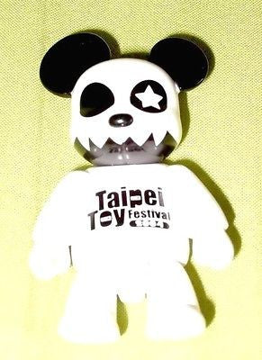 Toy2R 2004 Qee Collection 2.5" Hollystar Taipei Toy Festival TTF White Figure - Lavits Figure
- 2