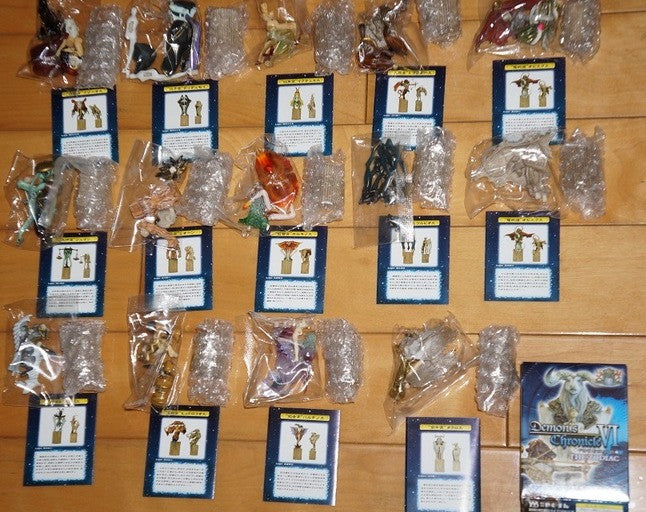 Yanoman Demon's Chronicle Part VI 6 12 Color 12 Crystal 2 Secret 26 Chess Figure Set - Lavits Figure
- 1