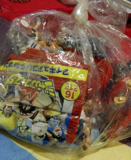 2005 Weekly Jump x Coca Cola 16 Trading Figure Set - Lavits Figure
