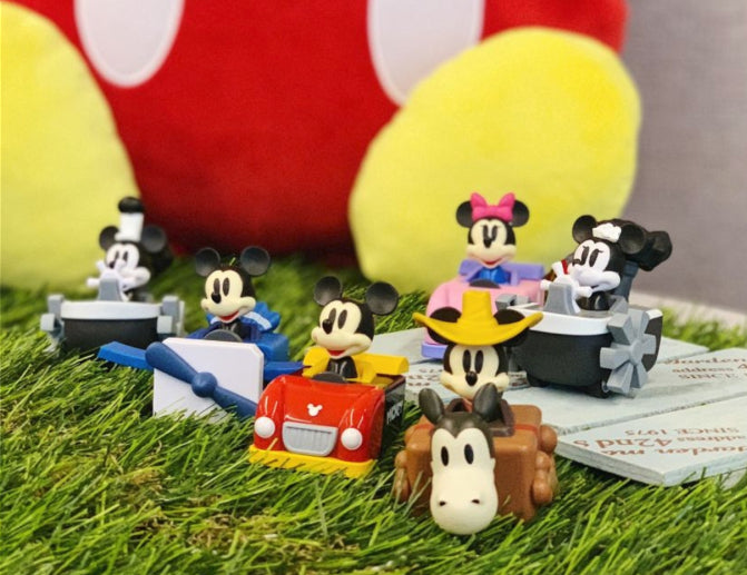 Disney 90th Anniversary Taiwan Family Mart Limited 6 Mickey & Minnie Mouse Mini Pull Back Car Trading Figure