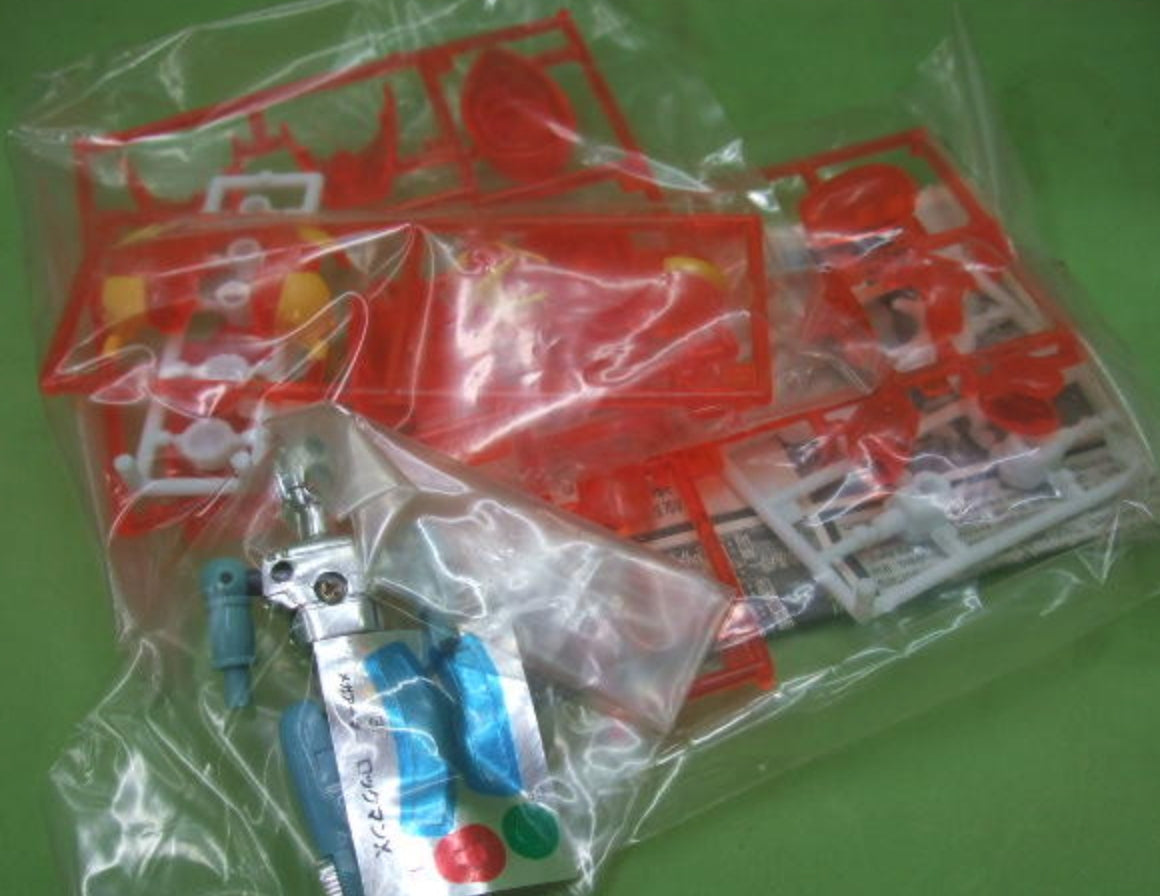 Bandai 1999 Capcom Mega Man Rockman X Plastic Model Kit Figure