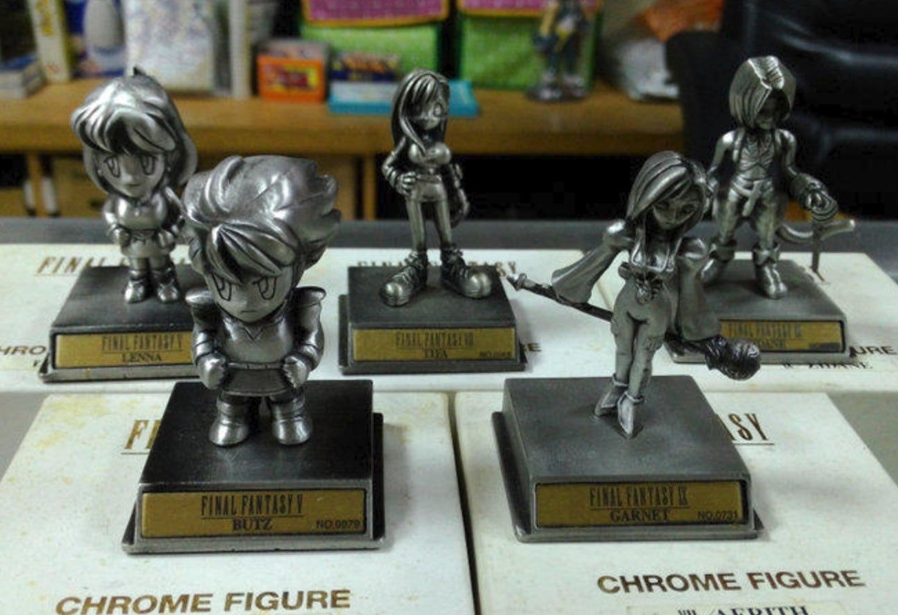 Square Enix Final Fantasy Chrome 20 Metal Mini Trading Figure Set w/ Collection Box Used