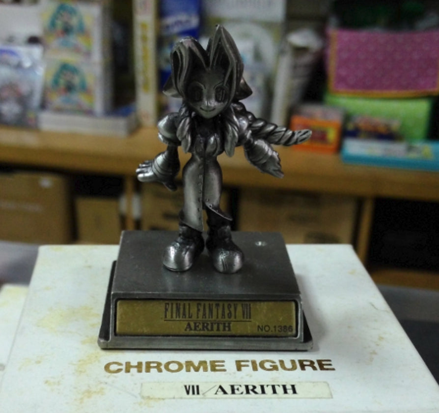 Square Enix Final Fantasy Chrome 20 Metal Mini Trading Figure Set w/ Collection Box Used
