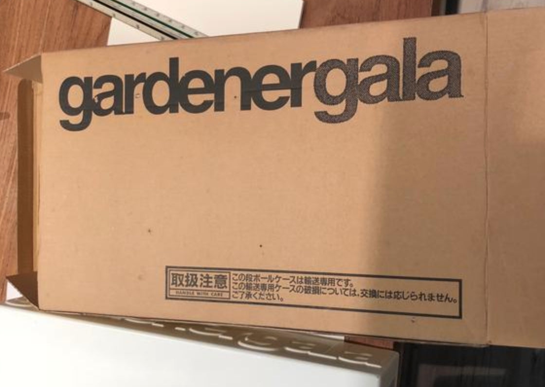 Hot Toys 2001 Michael Lau Crazysmiles Gardener Maxx Monochrome Ver 6" Vinyl Figure Used