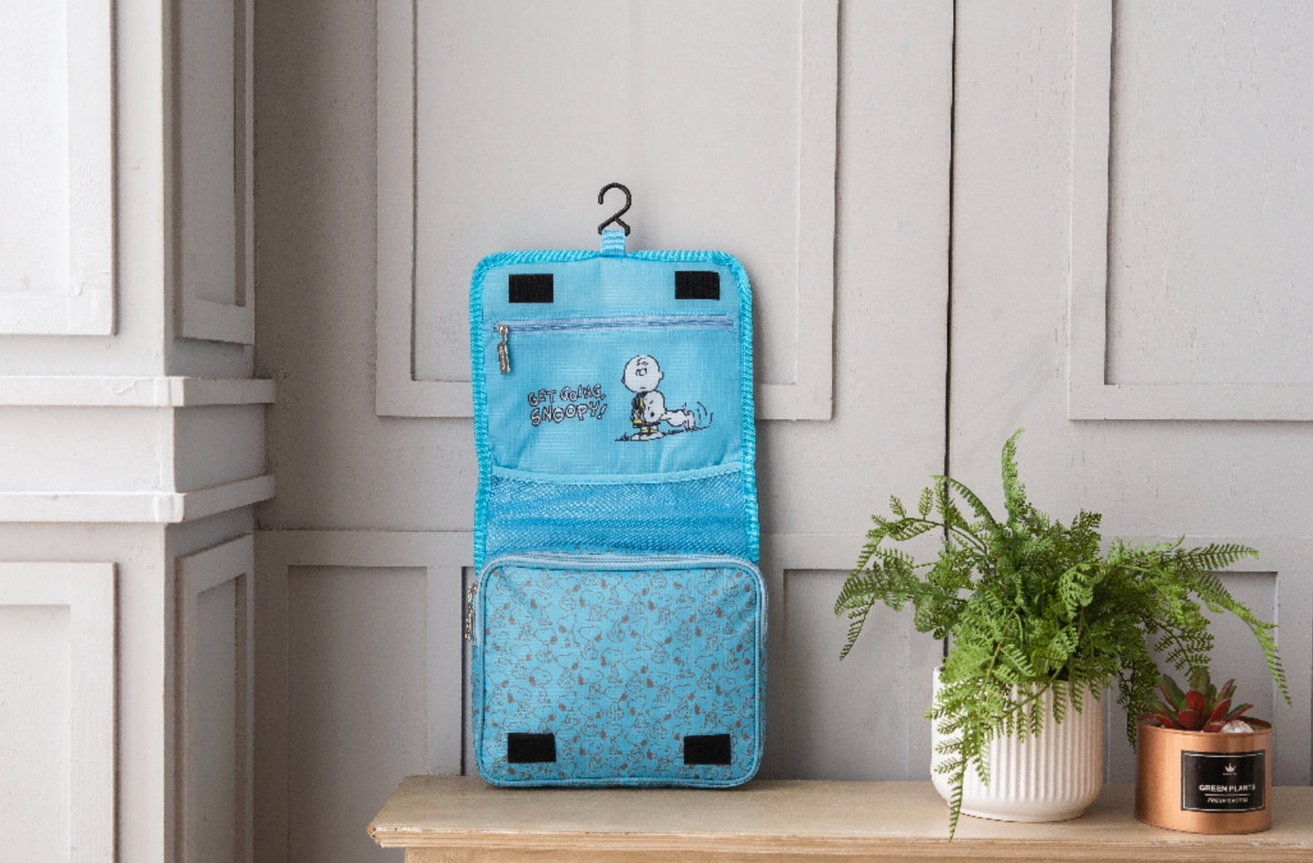 Peanuts Snoopy & Friends Taiwan Cosmed Travel Wash Bag