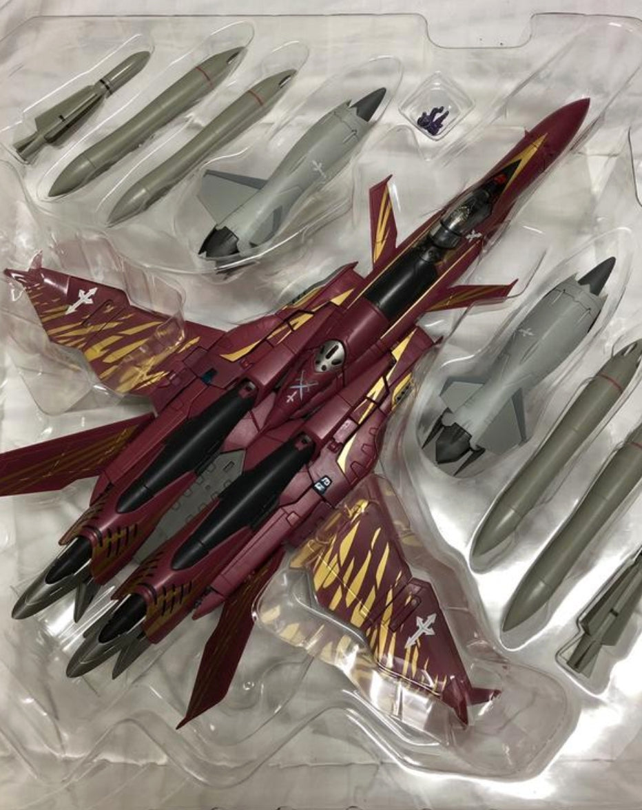 Yamato 1/60 Robotech Macross Zero SV-51r Nora Type Action Figure