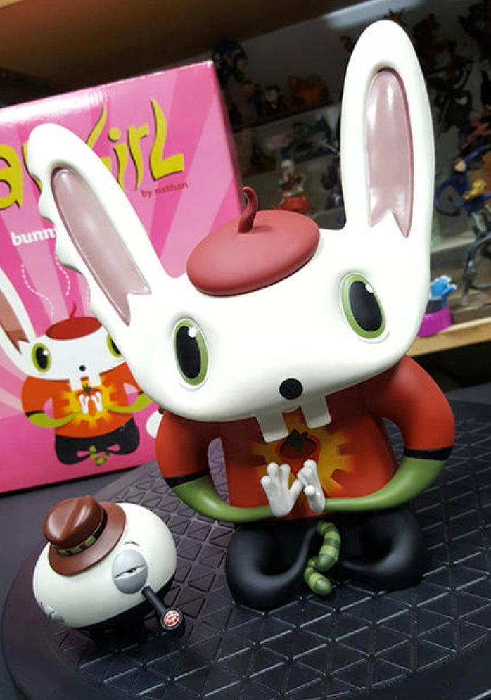 Flying Cat Nathan Jurevicius Scarygirl Bunniguru & Egg 10" Vinyl Figure Used