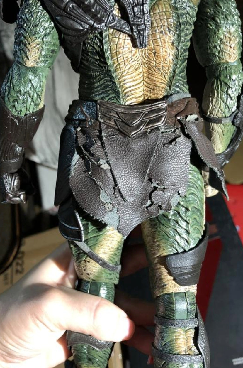 Hot Toys 1/6 12" Predators Falconer Predator Action Figure Used