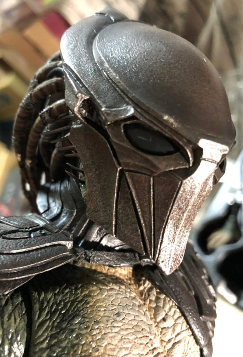 Hot Toys 1/6 12" Predators Falconer Predator Action Figure Used