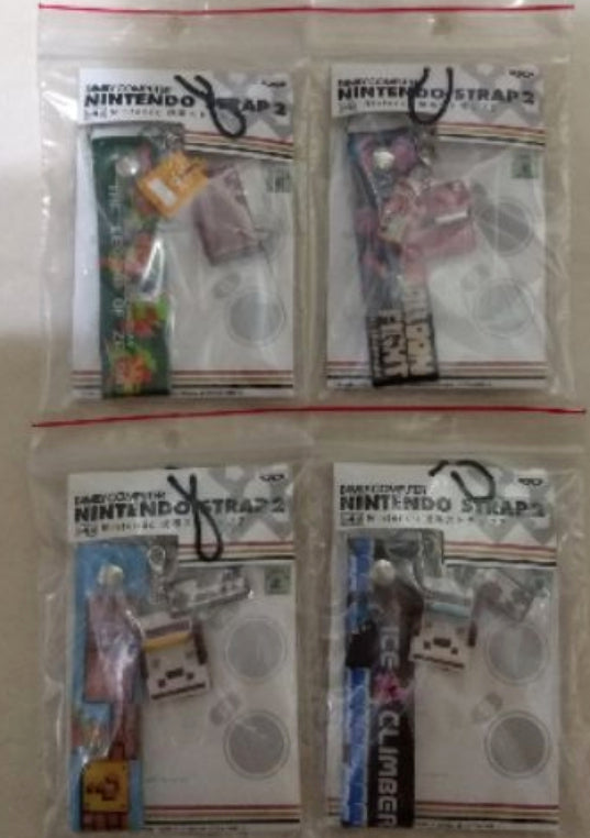 Banpresto Nintendo Famicom Family Computer Handheld Strap 2 4 Trading Figure Set