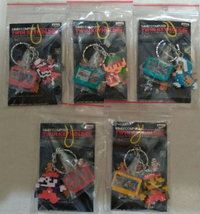 Banpresto Nintendo Famicom Family Computer Cassette Pixel Mascot Strap 5 Trading Figure Set