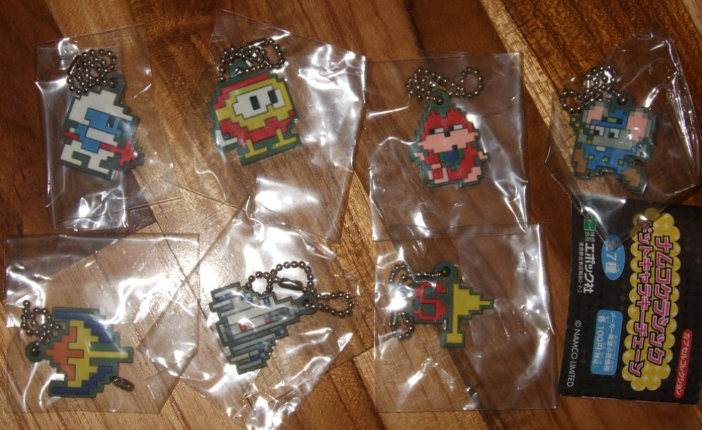 Epoch Namco Gashapon Pixel 7 Swing Strap Collection Figure Set