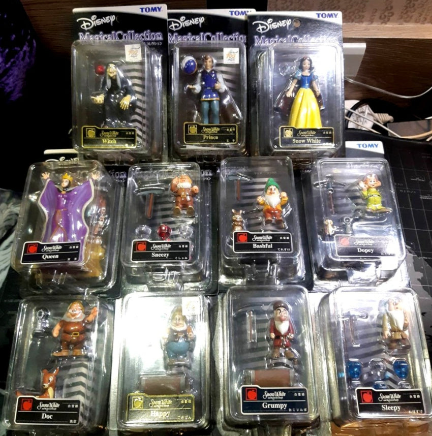 Tomy Disney Magical Collection Snow White And The Seven Dwarfs 11 Trading Figure Set