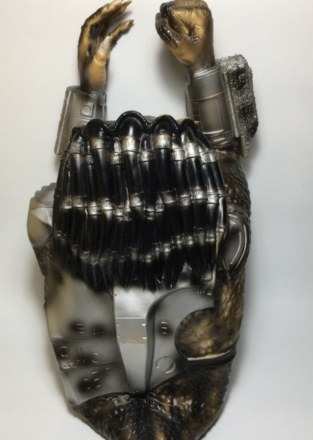 Medicom Toy Super Real Hand Puppet No 2 Predator Trading Figure