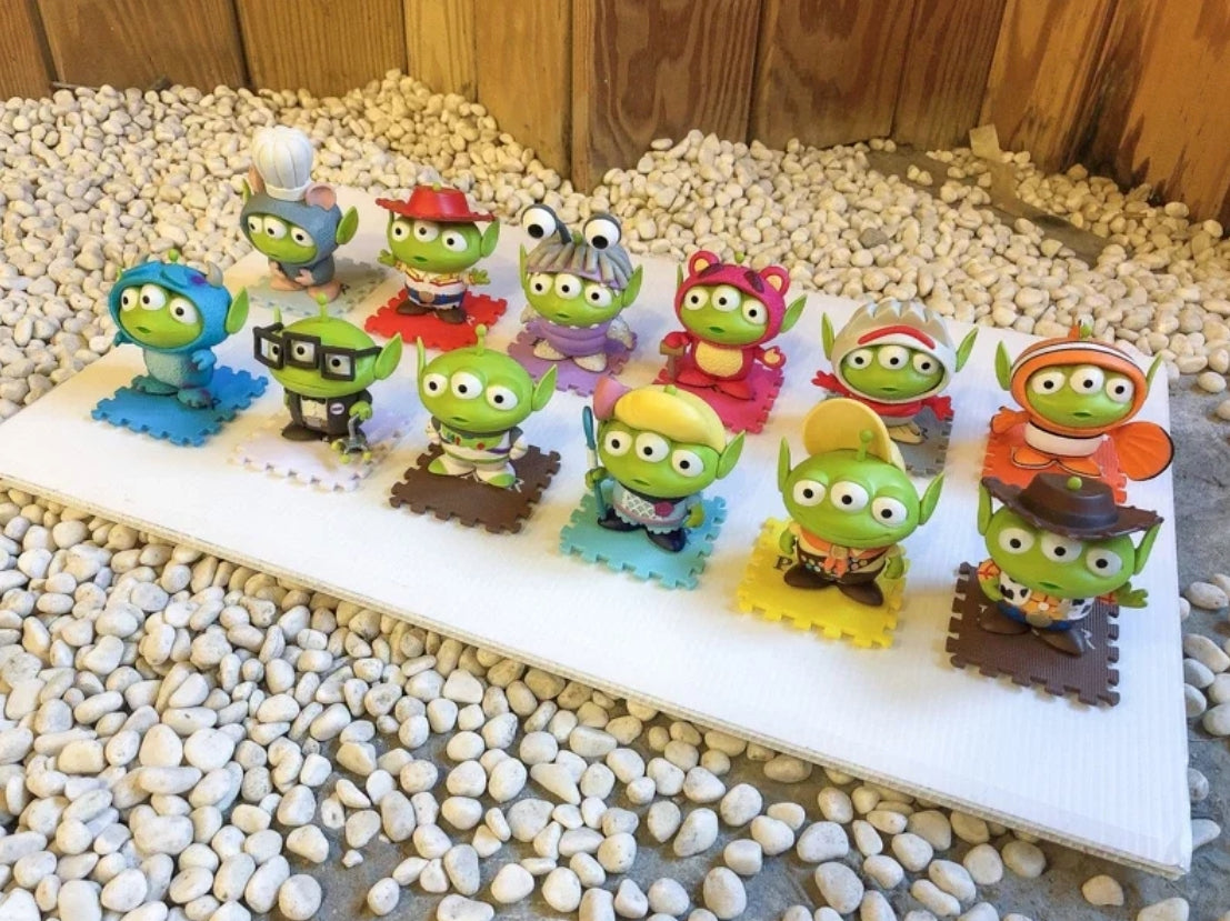 Pixar Toy Story Family Mart Limited Aliens Cosplay Party 12 Trading Figure Set