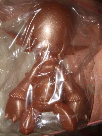 One-Up 2008 Kaijin Fulcraim Champaign Gold Ver. 8" Vinyl Figure - Lavits Figure
- 2