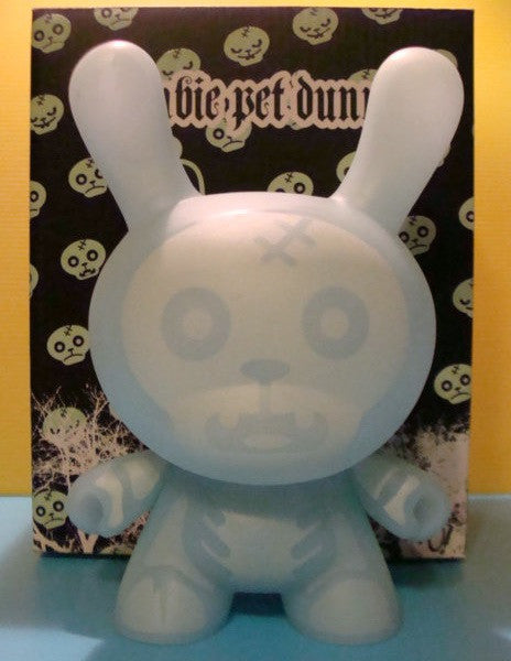 Kidrobot 2008 Patricio Oliver Po! Dunny Zombie Pet GID Blue Ver. 8" Vinyl Figure - Lavits Figure
- 2