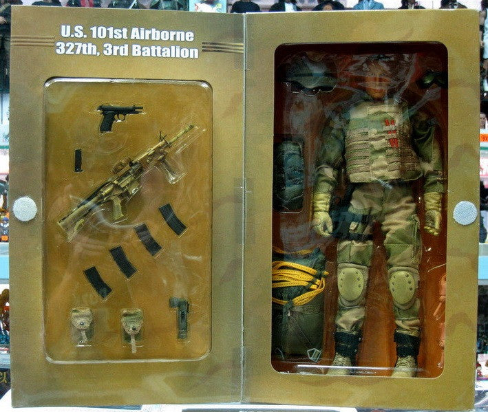 BBi 12" 1/6 Collectible Items Elite Force US 101st Airborne 327th 3rd Battalion Sergeant Jerry Ellis Action Figure - Lavits Figure
- 2