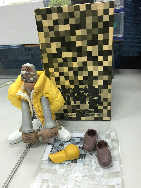 Crazysmiles 2003 Michael Lau Crazy Children 2 Mr. A Yellow Ver 7.5" Vinyl Figure - Lavits Figure
- 2