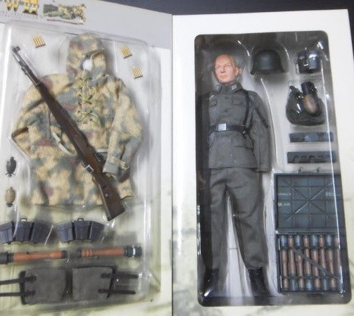 Dragon 1/6 12" WWII Normandy 1944 Hedgerows Grenadier Gefreiter Milo Action Figure - Lavits Figure
- 2