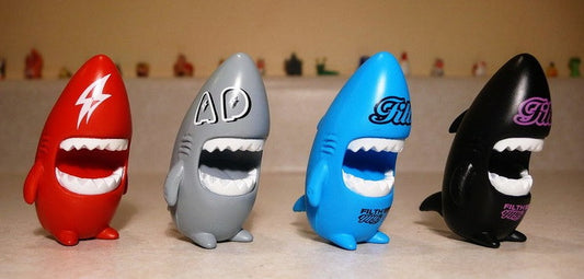 ToyQube 2008 Keithing Keith Poon Mini Sharky Zipper Key Chain 4 2" Vinyl Figure Set - Lavits Figure
