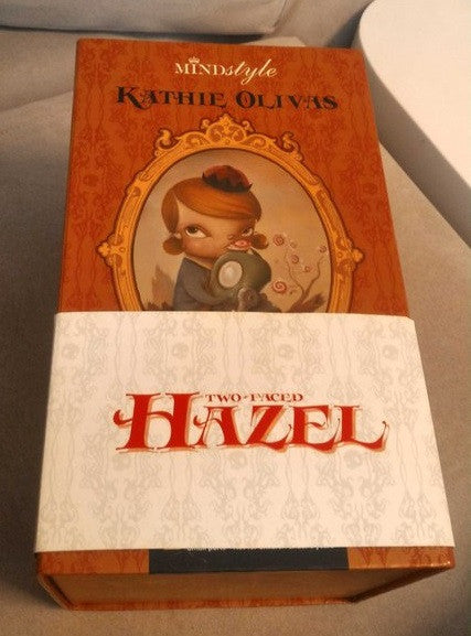 MINDstyle 2009 Kathie Olivas Two Faced Hazel DIY White Ver 9" Vinyl Figure Signed - Lavits Figure
- 3