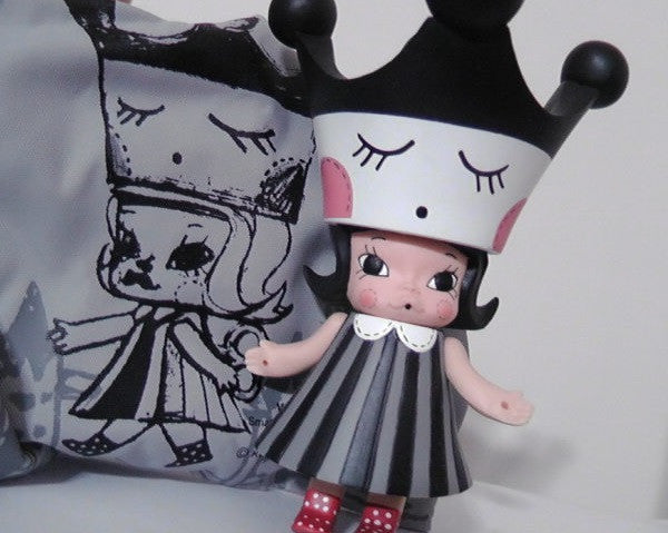 Kenny's Work 2009 Kenny Wong Molly Fatina Molly Chocolate Rain 5" Vinyl Figure - Lavits Figure