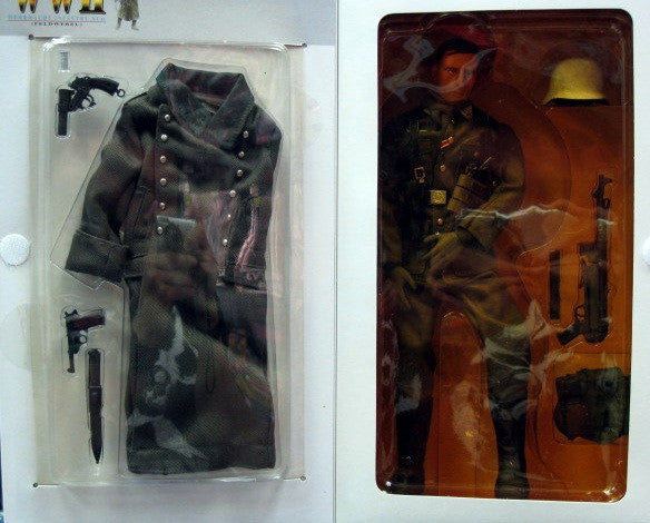 Dragon 12" 1/6 WWII Moscow 1941 Wehrmacht Infantry Nco Feldwebel 1st Anniversary Hans Action Figure - Lavits Figure
- 2