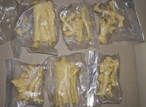 Kaiyodo 1/15 Fist Of The North Star Hokuto No Ken Kenshirou Rei Toki Yuria Shin Judas Resin Cold Cast Model Kit Figure Set - Lavits Figure
- 2