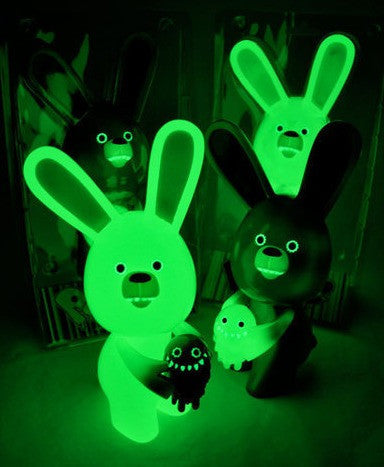 Instinctoy BanaNa ViruS Pandemic Bunny Rabbit Black & White GID Ver 8" Vinyl Figure Set