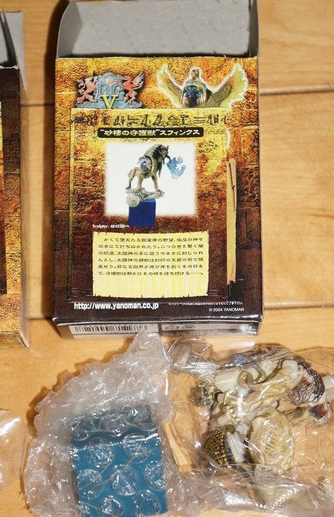 Yanoman Demon's Chronicle Part V 5 9+1 Secret 10 Color Chess Figure Set - Lavits Figure
- 2