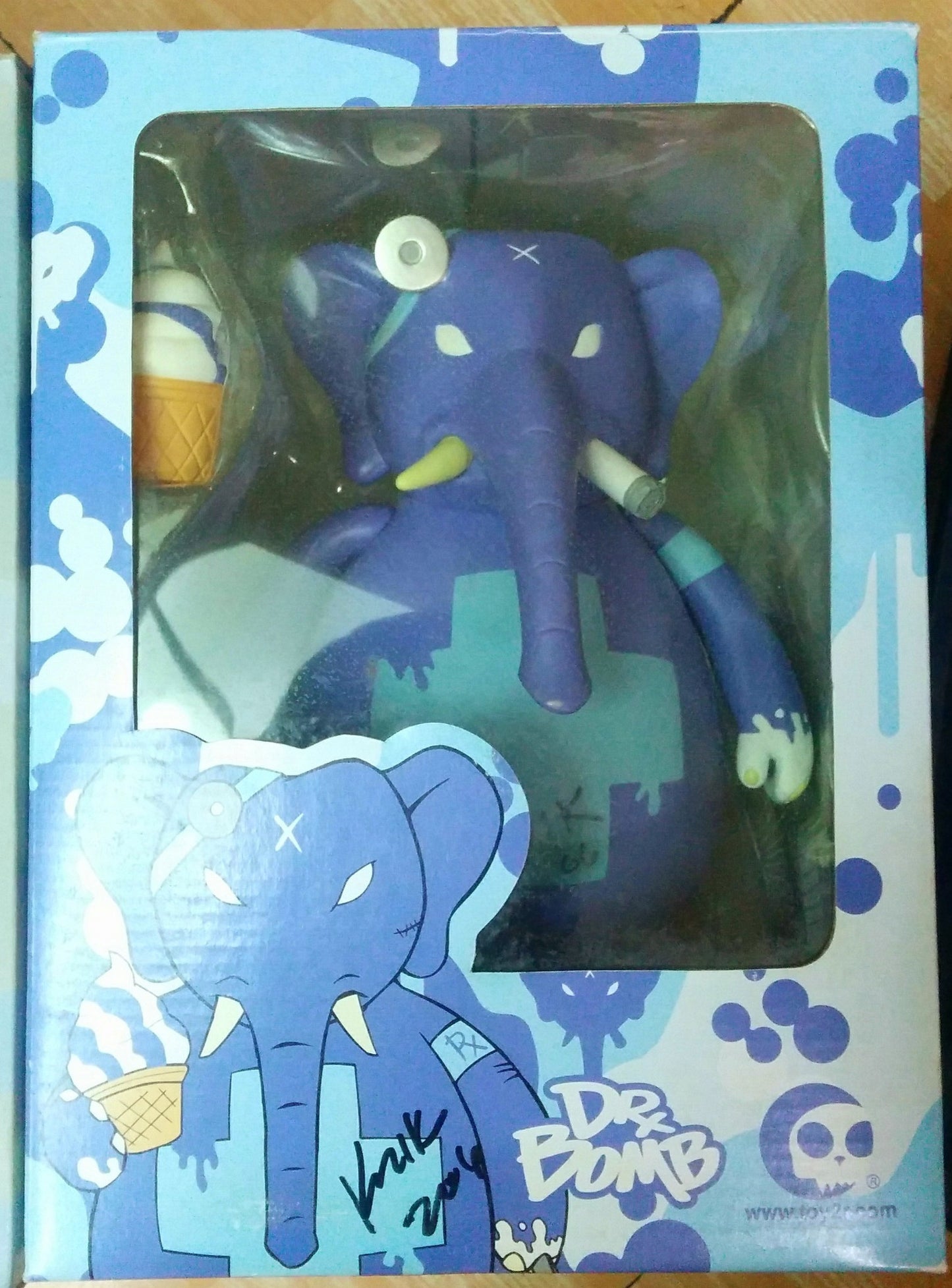 Toy2R Frank Kozik Dr. Bomb Blueberry Surprise Smorkin Ver 10" Vinyl Figure - Lavits Figure
 - 2