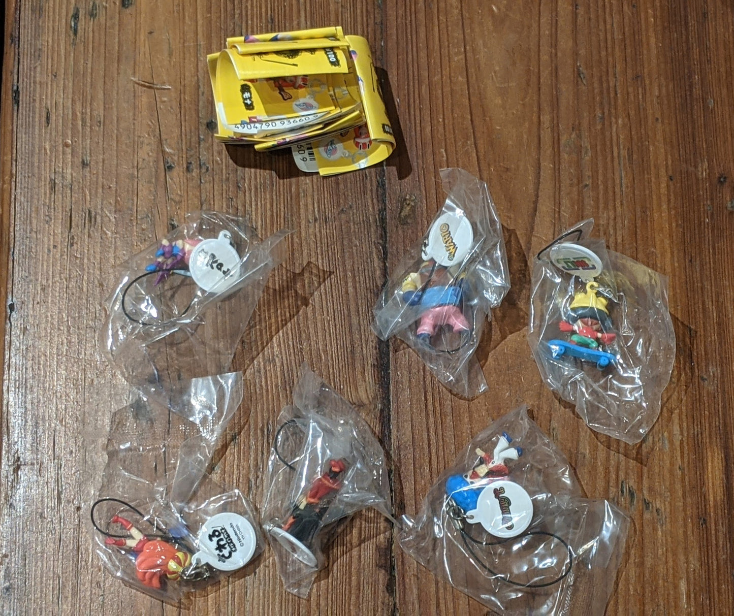 Yujin Nintendo Made In Wario Gashapon 6 Mini Swing Strap Figure Set