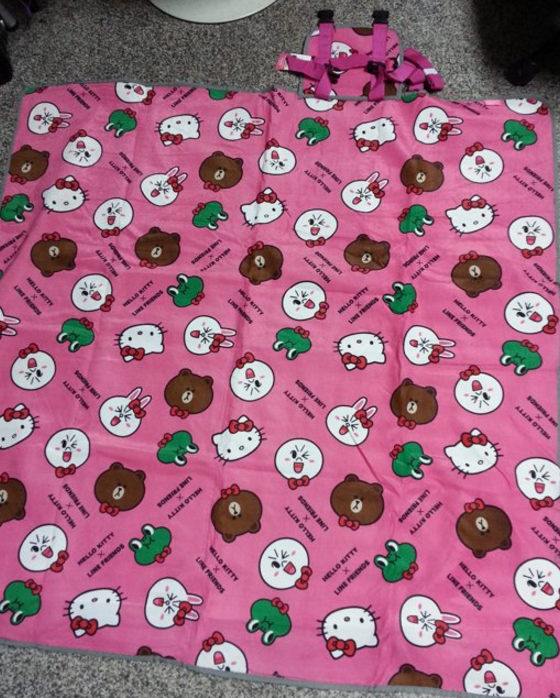 Sanrio Hello Kitty x Line Friends Watsons Limited 58" Picnic Mat Set - Lavits Figure
 - 3