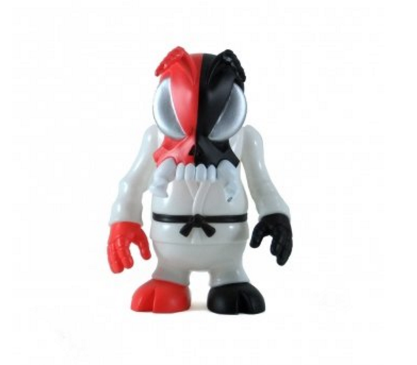 Secret Base 2007 Convex Skull Bee Fan Club '07 White Ver 5" Vinyl Collection Figure - Lavits Figure