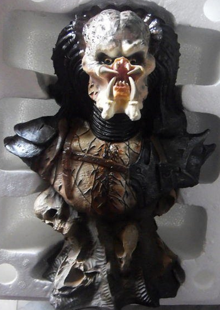 Japan Exclusive Predator Cold Cast Bust Statue 8.5" Trading Collection Figure - Lavits Figure
- 1