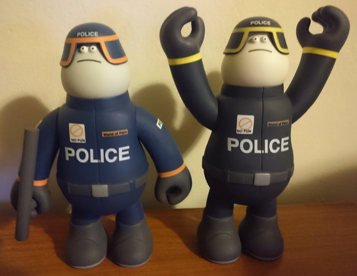 Amos Toys 2008 James Jarvis World Of Pain Police Yellow & Orange Ver Vinyl Figure Used - Lavits Figure