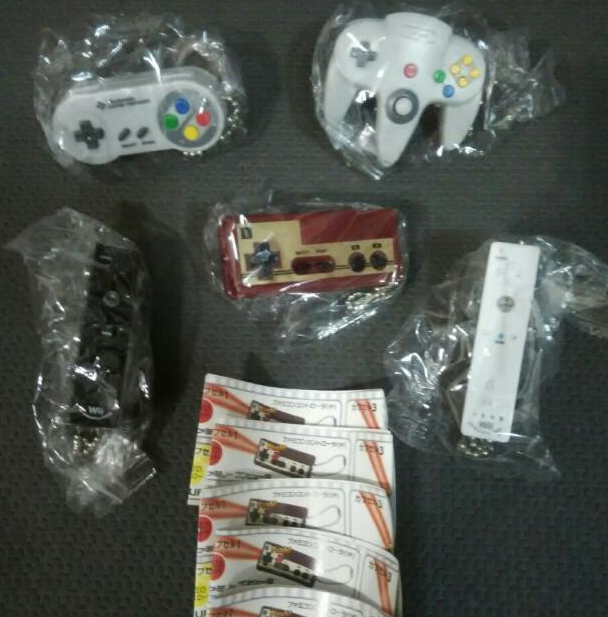 Takara Tomy Gashapon Nintendo Controller Light Part 1 5 Mini Strap Figure Set - Lavits Figure
 - 2